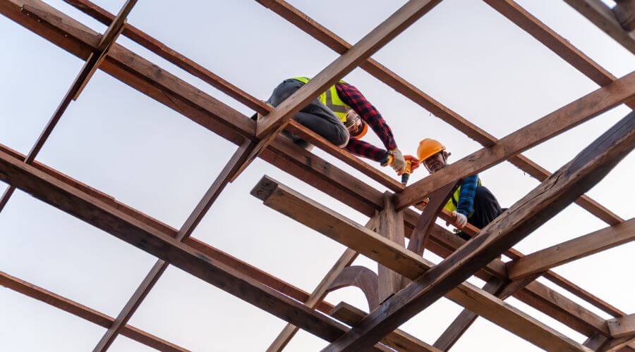 Professional gutter cleaning services in Kelso, WA